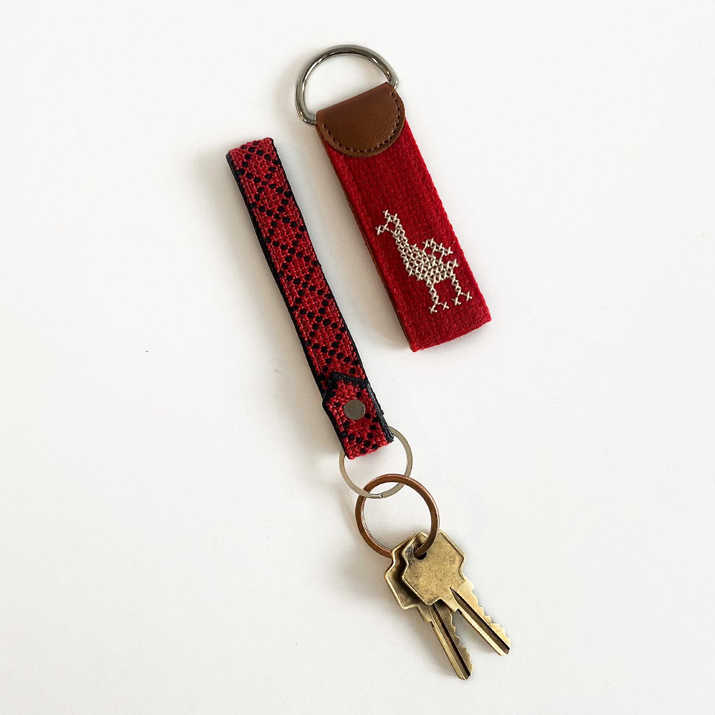 Tatreez Pigeon Veg Leather Key - Red