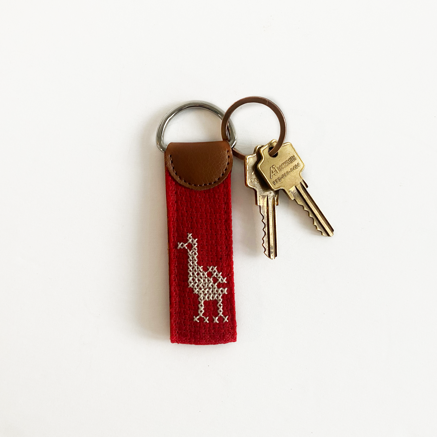 Tatreez Pigeon Veg Leather Key - Red
